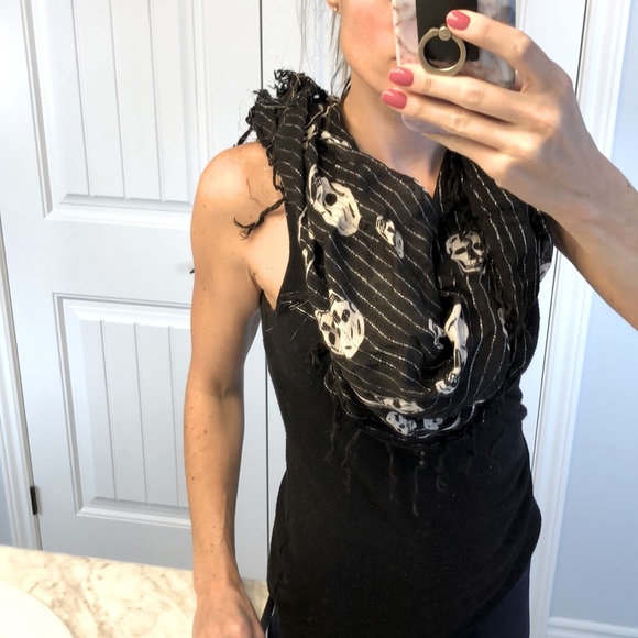 2/$15 Skull scarf - Picture 1 of 2